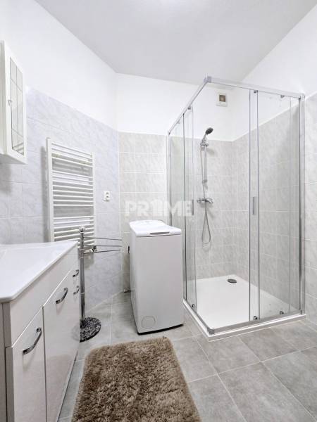 Priestranný 2i byt, 2xloggia, garáž, Záhradnícka ul., Ružinov