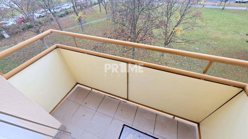 Pekný 2i byt, rekonštrukcia, balkón, Družicová ul., Ružinov - Ostredky