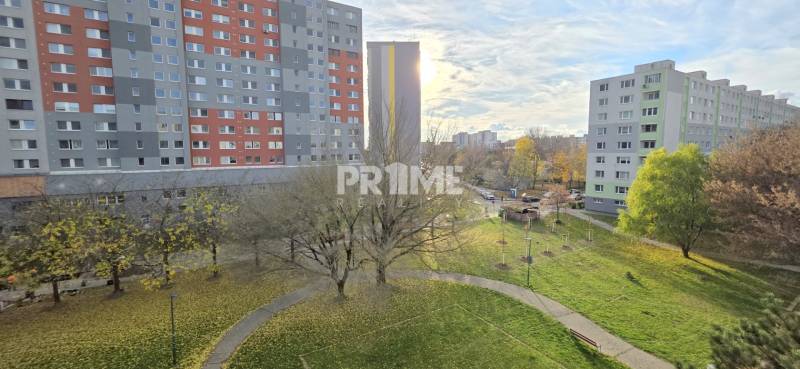 MODERNÝ 3i BYT, REKONŠTRUKCIA,LOGGIA,KLÍMA, Ševčenková ulica,Petržalka