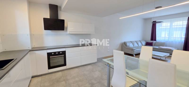 U NÁS ! MODERNÝ 2i byt, NOV. BALKÓN, LOGGIA,PARKING,KLÍMA,Bezručova ul