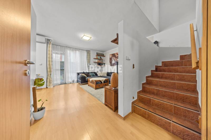 MODERNÝ 4i RD, TERASA, ZÁHRADA, TERASA, GARÁŽ, Čakanková ulica,Vrakuňa