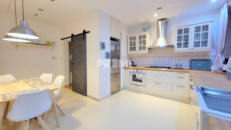 JEDINEČNÝ 2i byt, REKONŠTRUKCIA, Hviezdoslavovo námestie, Staré Mesto