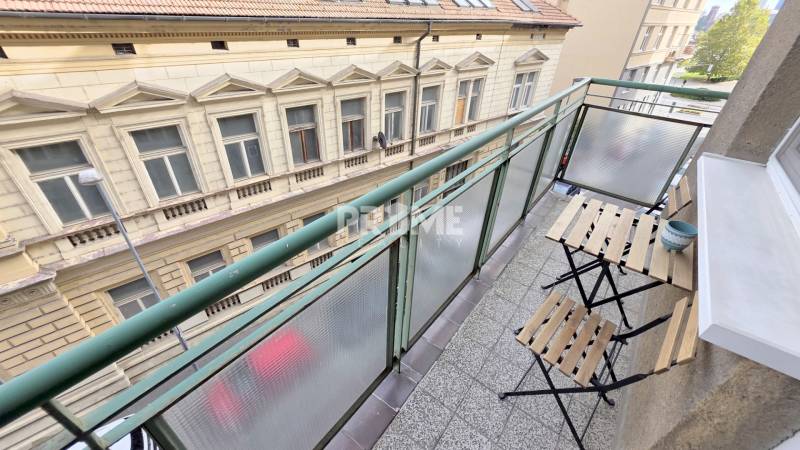 JEDINEČNÝ 2i byt, REKONŠTRUKCIA, 2 x BALKÓN, Kúpeľná ulica,Staré Mesto