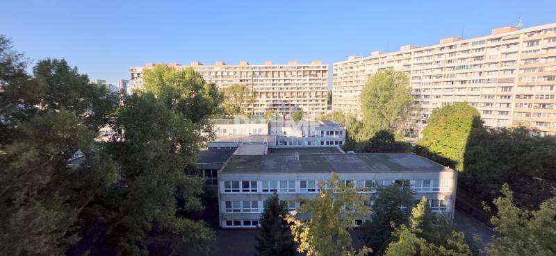 Pekný 3i byt, 3 X NEPRIECHODNÁ IZBA, LOGGIA, Furdekova ulica,Petržalka