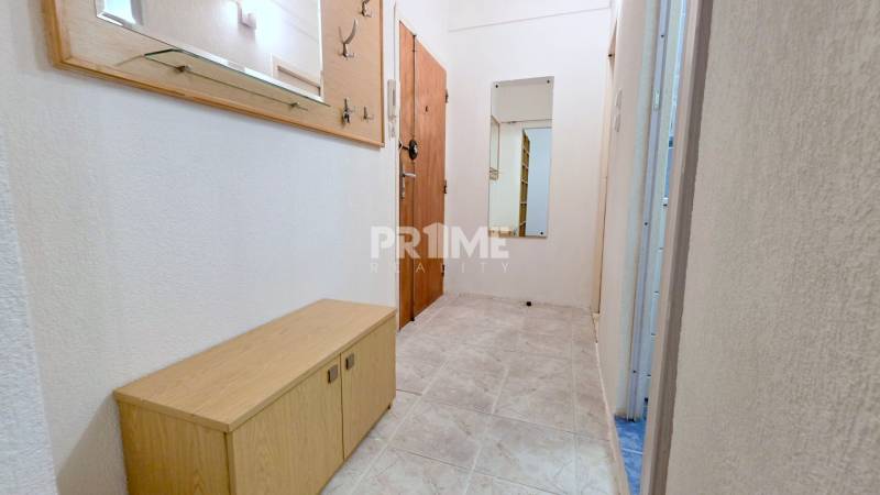 Pekný 3i byt, 3 X NEPRIECHODNÁ IZBA, LOGGIA, Furdekova ulica,Petržalka