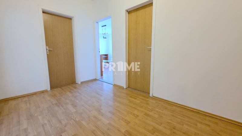 Pekný 3i byt, 3 X NEPRIECHODNÁ IZBA, LOGGIA, Furdekova ulica,Petržalka