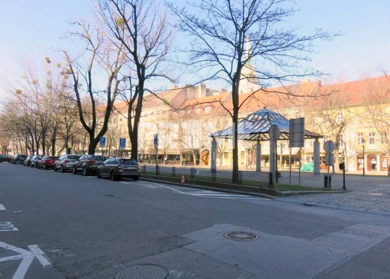 JEDINEČNÝ 2i byt, REKONŠTRUKCIA, Hviezdoslavovo námestie, Staré Mesto