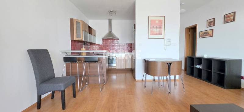 Pekný 2i byt, KOLOSEO, DOG FRIEDLY, LOGGIA, PARKING, Tomašikova ulica