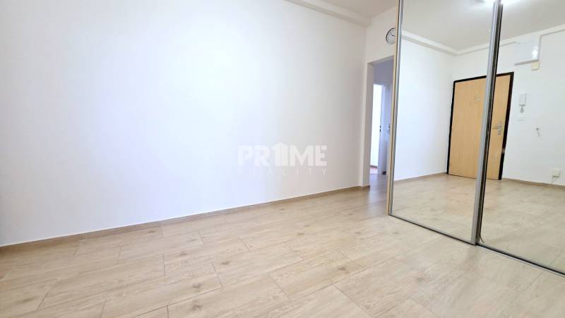 Pekný 3i byt, 3 X NEPRIECH.IZBA, 2 X LOGGIA, Osuského ulica, Petržalka