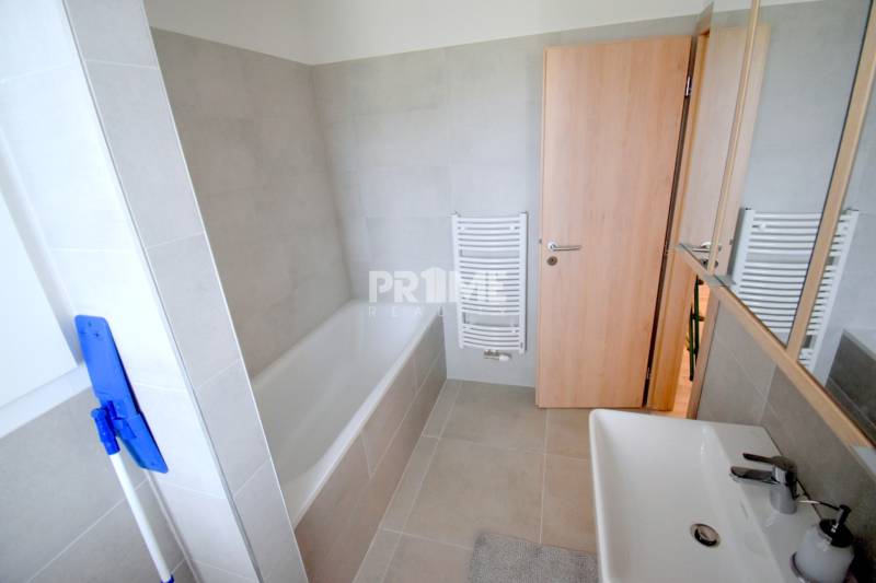 MODERNÝ 2i byt, NOVOSTAVBA, LOGGIA, KLÍMA,PARKING,Starý Háj, Petržalka