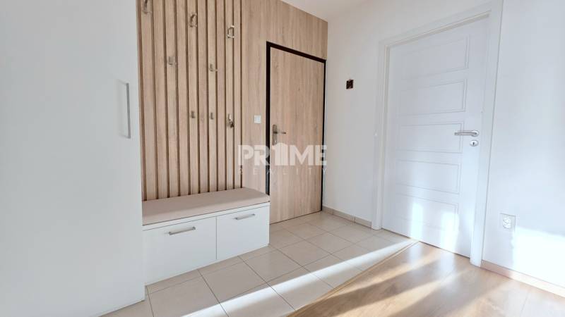 MODERNÝ 3i BYT, REKONŠTRUKCIA,LOGGIA,KLÍMA, Ševčenková ulica,Petržalka