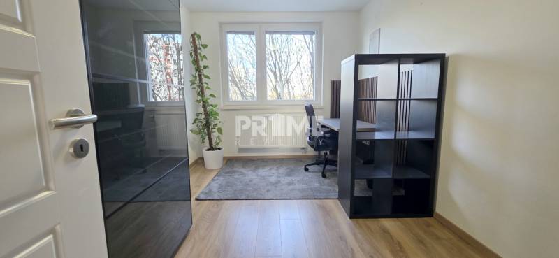 MODERNÝ 3i BYT, REKONŠTRUKCIA,LOGGIA,KLÍMA, Ševčenková ulica,Petržalka