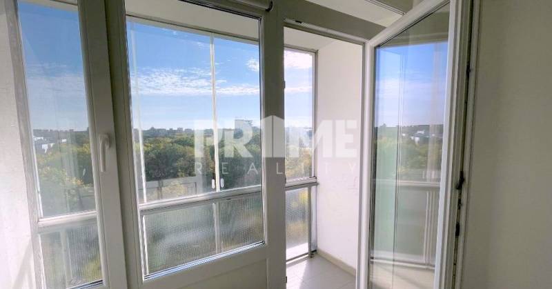 MODERNÝ 2i byt, REKONŠTRUKCIA, BALKÓN, LOGGIA, Komárnická ulica