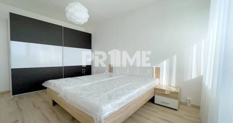 MODERNÝ 2i byt, REKONŠTRUKCIA, BALKÓN, LOGGIA, Komárnická ulica