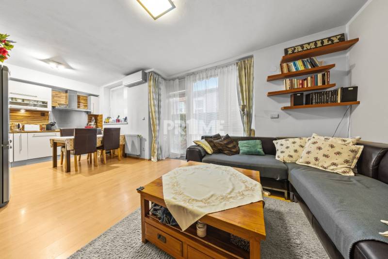 MODERNÝ 4i RD, TERASA, ZÁHRADA, TERASA, GARÁŽ, Čakanková ulica,Vrakuňa