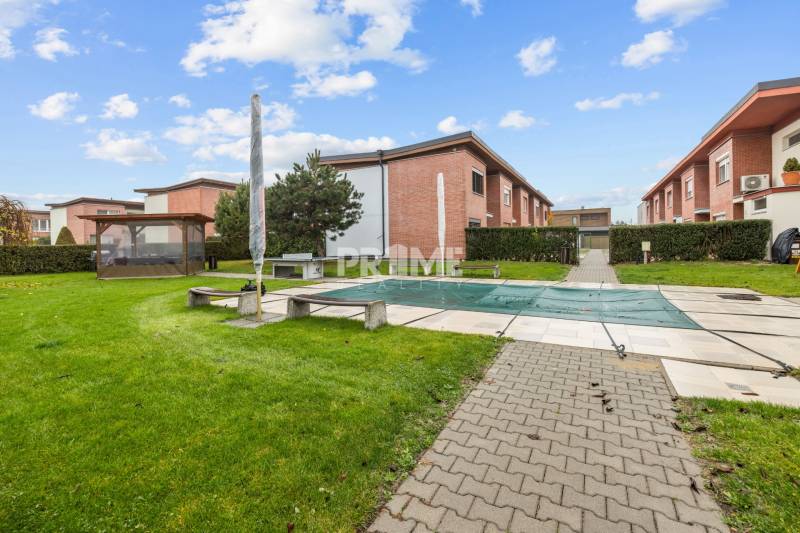 MODERNÝ 4i RD, TERASA, ZÁHRADA, TERASA, GARÁŽ, Čakanková ulica,Vrakuňa