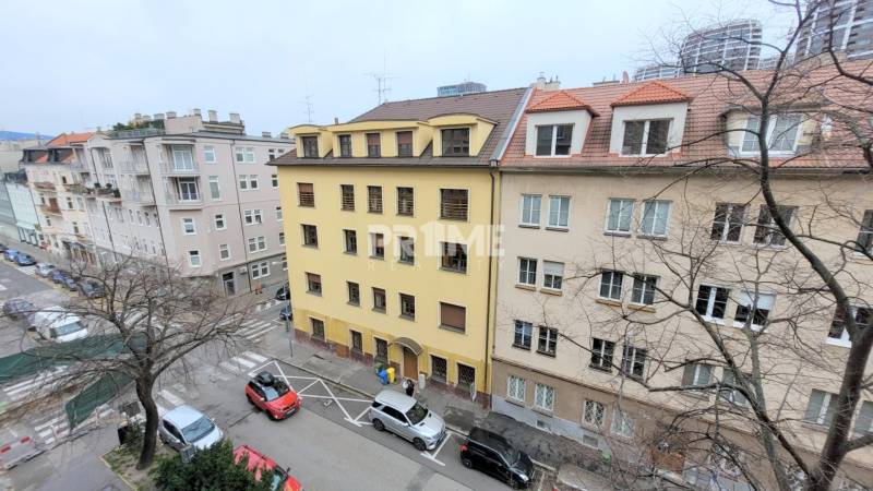 STAROMESTKÝ 2i byt, REKONŠTRUKCIA, LOGGIA, Lazaretská ulica