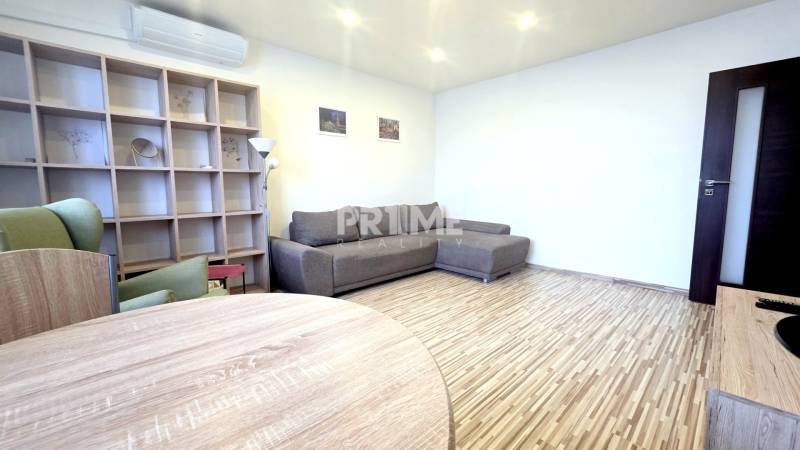 MODERNÝ 2i byt, REKONŠTRUKCIA, KLÍMA, MOZARTOVA ulica, Horský park