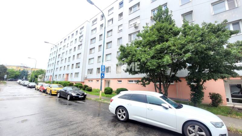 MODERNÝ 2i byt, REKONŠTRUKCIA, KLÍMA, MOZARTOVA ulica, Horský park