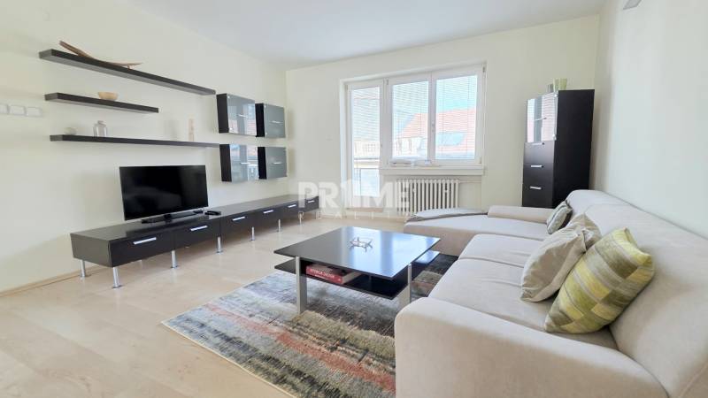 JEDINEČNÝ 2i byt, REKONŠTRUKCIA, 2 x BALKÓN, Kúpeľná ulica,Staré Mesto