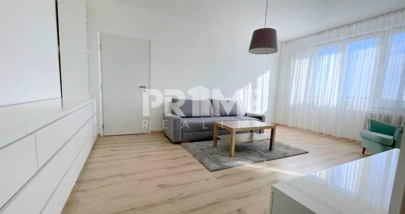 MODERNÝ 2i byt, REKONŠTRUKCIA, BALKÓN, LOGGIA, Komárnická ulica