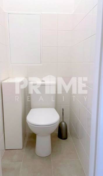 MODERNÝ 2i byt, REKONŠTRUKCIA, BALKÓN, LOGGIA, Komárnická ulica