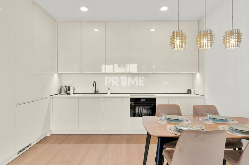 EXKLUZÍVNY 2i byt, PRÍSTAVNA,LOGGIA ,CHLADENIE,PARKING,Plynárenská ul.