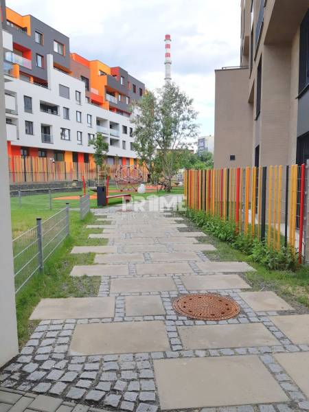 Pekná GARSÓNKA, NOVOSTAVBA ČEREŠNE, BALKÓN, ulica Polianky