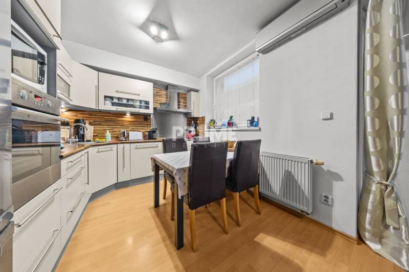 MODERNÝ 4i RD, TERASA, ZÁHRADA, TERASA, GARÁŽ, Čakanková ulica,Vrakuňa