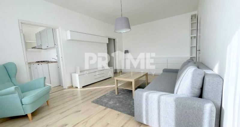 MODERNÝ 2i byt, REKONŠTRUKCIA, BALKÓN, LOGGIA, Komárnická ulica