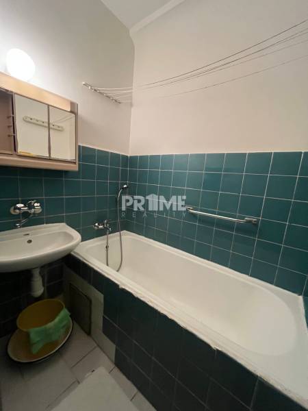 Zariadený 3i byt, nepriechodne izby, Sklenárova, Ružinov 