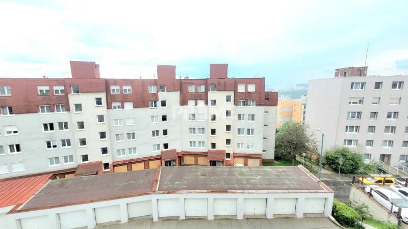 MODERNÝ 2i byt, REKONŠTRUKCIA, KLÍMA, MOZARTOVA ulica, Horský park