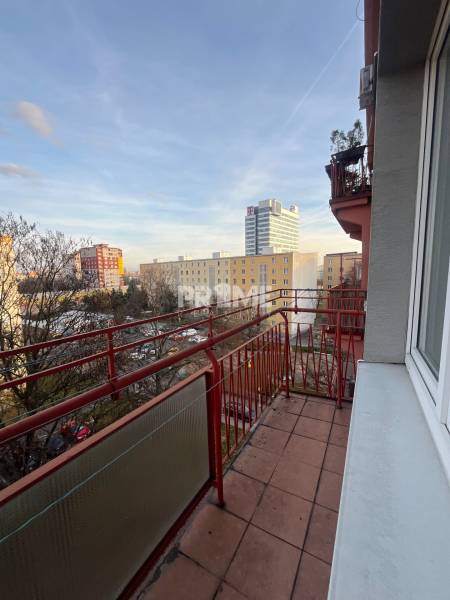 Zariadený 3i byt, nepriechodne izby, Sklenárova, Ružinov 