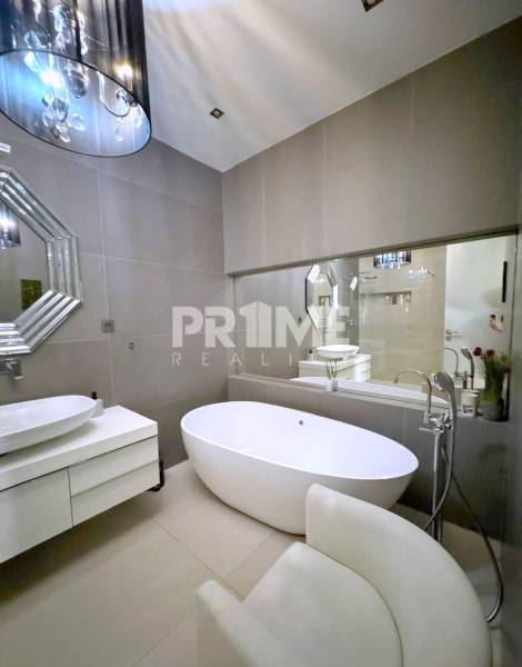 U NÁS !!! LUXUSNÝ ( 100 m2 ) 2i BYT, VÝHĽAD NA BRAT.HRAD, Palisády