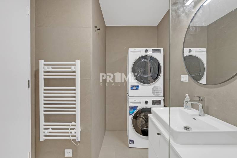 EXKLUZÍVNY 2i byt, PRÍSTAVNA,LOGGIA ,CHLADENIE,PARKING,Plynárenská ul.