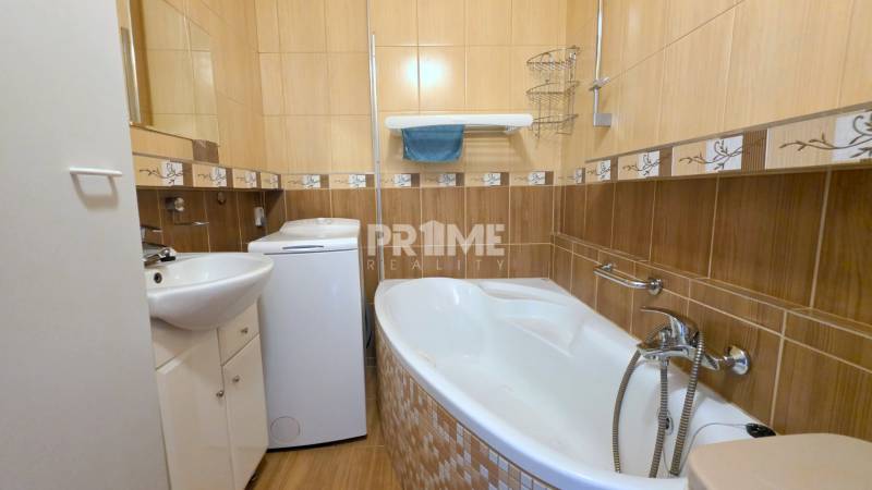 Pekný 3i byt,3 x NEPRIECHODNÁ IZBA, LOGGIA,Turnianska ulica, Petržalka