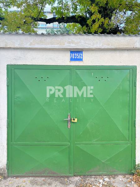 SAMOSTATNÁ GARÁŽ ( 16 m2 ), Gemerská ulica, NIVY, Ružinov