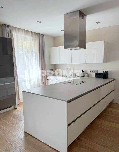 U NÁS !!! LUXUSNÝ ( 100 m2 ) 2i BYT, VÝHĽAD NA BRAT.HRAD, Palisády