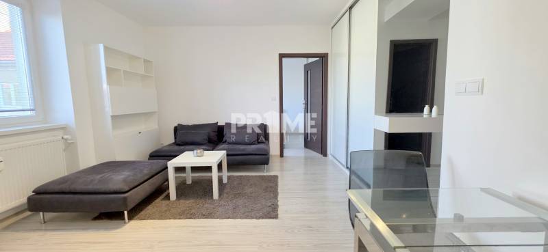 MODERNÝ 2i BYT, REKONŠTRUKCIA, Trnavské mýto, Trnavská cesta, Ružinov