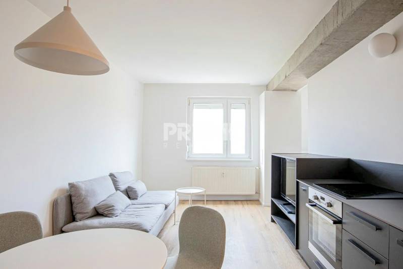 U NÁS !!! MODERNÝ 1,5i byt, REKONŠTRUKCIA, Budyšínska ulica,Nové Mesto