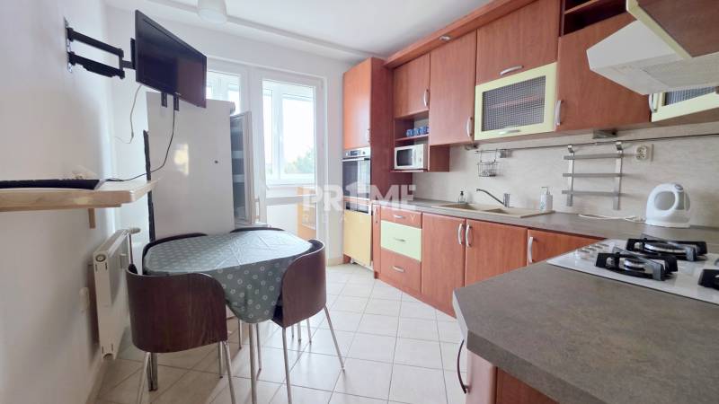 Pekný 3i byt,3 x NEPRIECHODNÁ IZBA, LOGGIA,Turnianska ulica, Petržalka