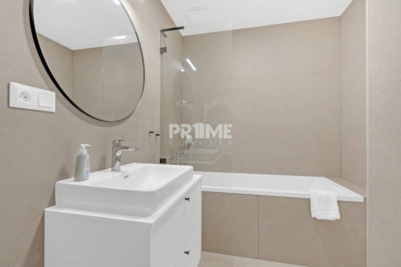 EXKLUZÍVNY 2i byt, PRÍSTAVNA,LOGGIA ,CHLADENIE,PARKING,Plynárenská ul.