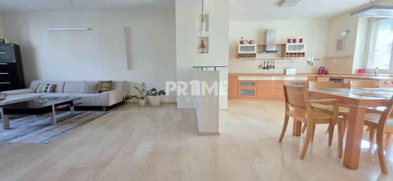 JEDINEČNÝ 2i byt, REKONŠTRUKCIA, 2 x BALKÓN, Kúpeľná ulica,Staré Mesto