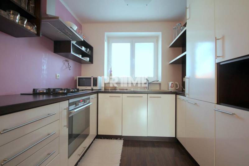 Moderný 2i byt, balkón, tehla, tichá lokalita, Kadnárova ul., Rača