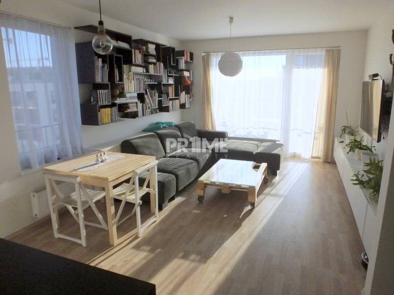 MODERNÝ 2i BYT, SLNEČNICE, KLÍMA, LOGGIA, PARKING, Petržalka