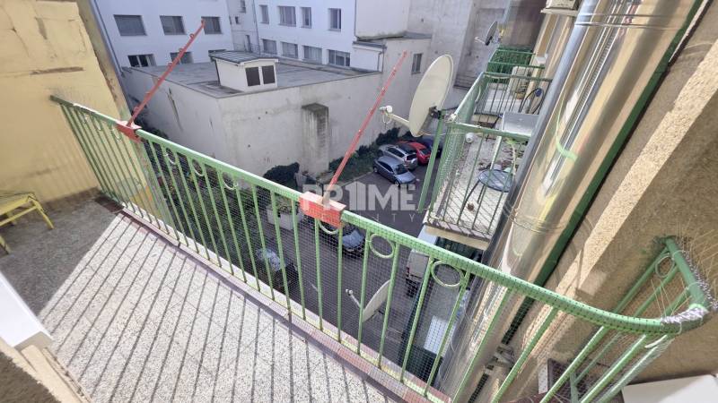 JEDINEČNÝ 2i byt, REKONŠTRUKCIA, 2 x BALKÓN, Kúpeľná ulica,Staré Mesto