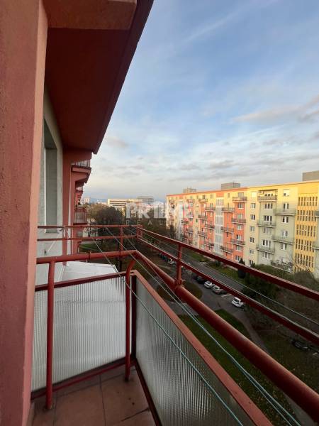 Zariadený 3i byt, nepriechodne izby, Sklenárova, Ružinov 