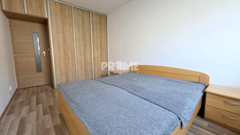 Pekný 3i byt,3 x NEPRIECHODNÁ IZBA, LOGGIA,Turnianska ulica, Petržalka