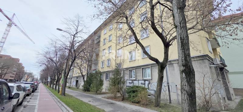 BÝVAJ PRVÝ v 2i MODERNOM BYTE, NOVÁ REKONŠTRUKCIA, KOŠICKÁ ULICA, NIVY