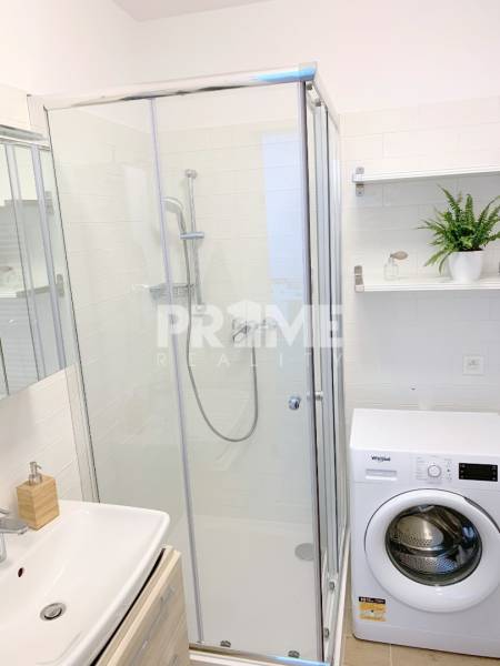 MODERNÝ 2,5i byt, NOVOSTAVBA, BALKÓN, Urban Residence, Nové mesto